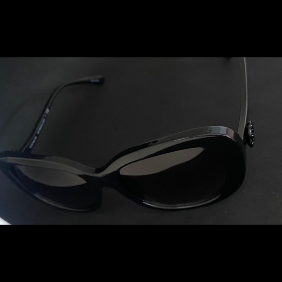 Sunglasses - Picture 9 of 12